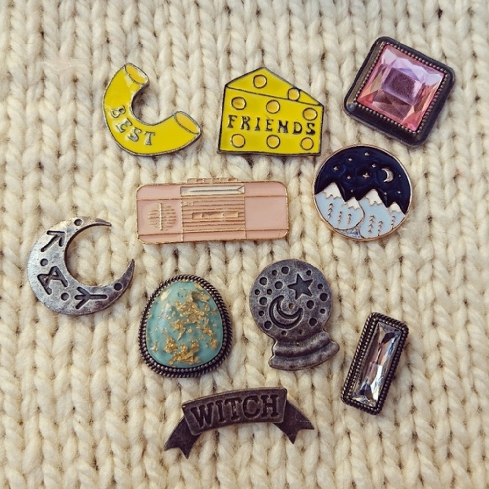 Enamel Pins Mystery box! Includes 5 pins. - Picture 6 of 8
